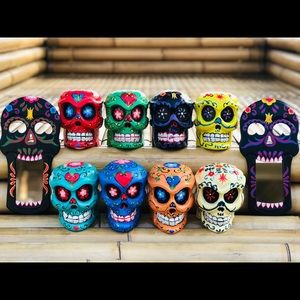 Day of the Dead carved skull and mirror set RED
